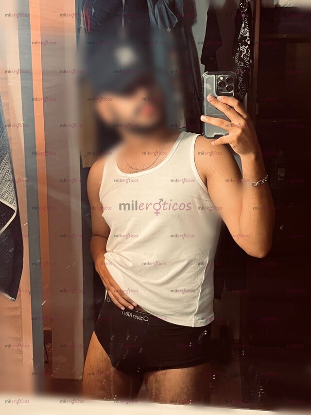 FOTOS DE JOVEN ACTIVO LISTO PARA COMPLACERTE 100% HIGIENICO