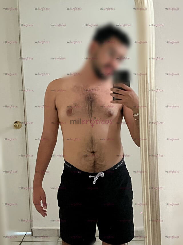 FOTOS DE JOVEN ACTIVO LISTO PARA COMPLACERTE 100% HIGIENICO