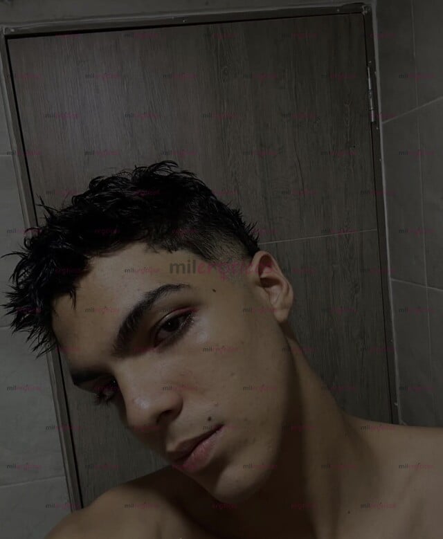 FOTOS DE JOVEN VERS, SERIO Y DISCRETO SIN TABÚ AQUÍ PARA COMPLACERTE