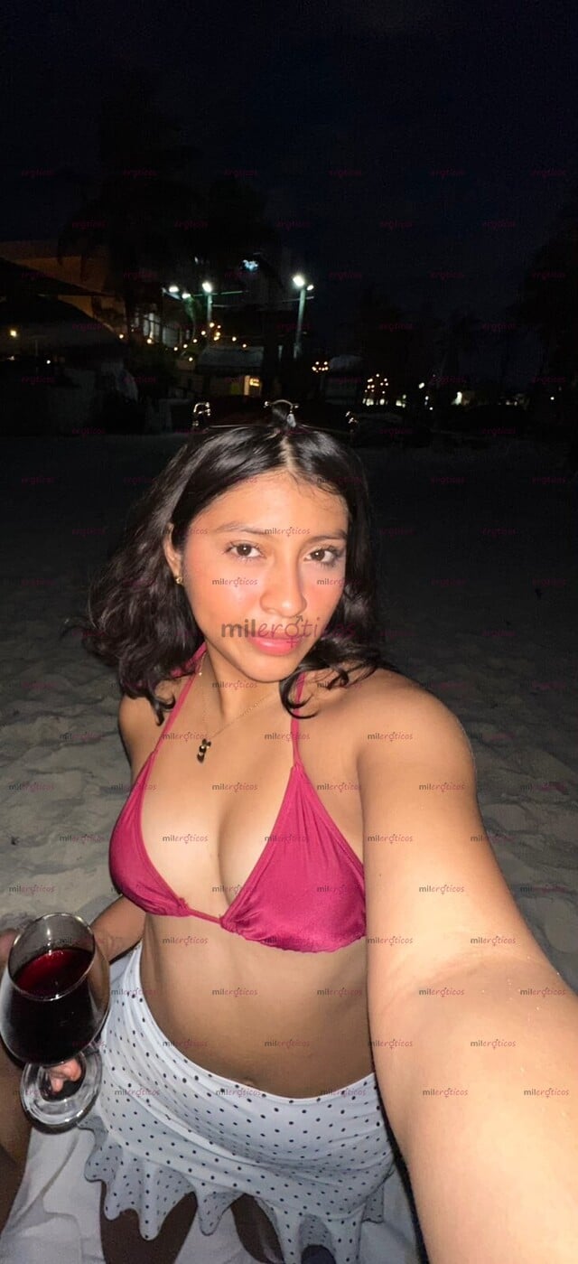 FOTOS DE ESTUDIANTE RECIÉN LLEGADA, MUY CARIÑOSA Y COMPLACIENTE NUEVA EN ESTO