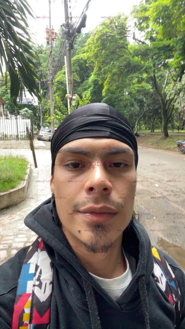 FOTOS DE SOY JULIÁN Y ESTOY AQUÍ PARA HACERTE MUY FELIZ AMOR