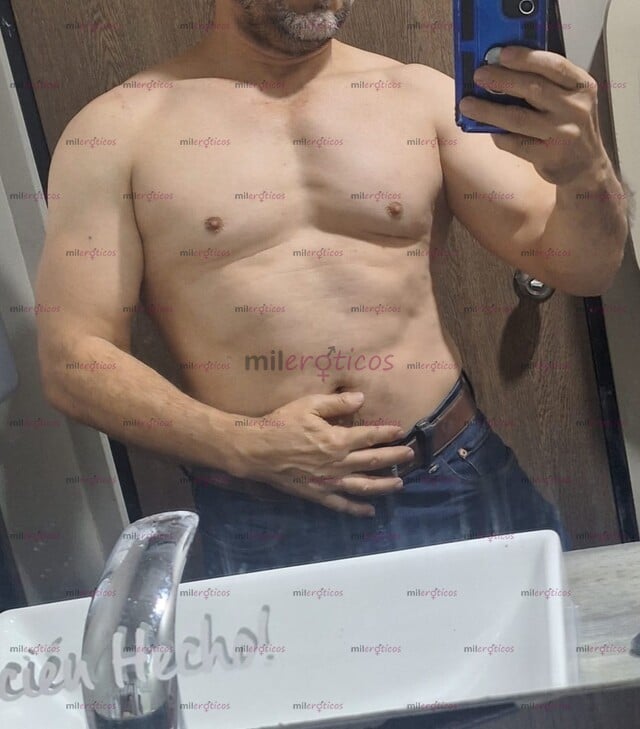 FOTOS DE BISEXUAL MADURO MUSCULOSO MUY VARONIL Y ATRACTIVO DE MENTE ABIERTA