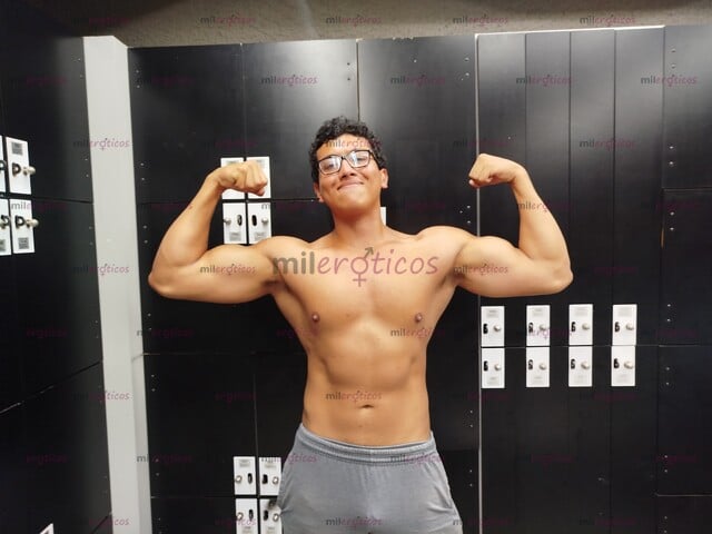FOTOS DE ACTIVO DOMINANTE, FETICHISTA Y MUSCULOSO, BDSM Y FANTASÍAS