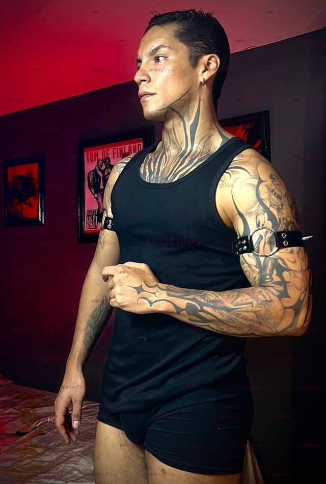 FOTOS DE JOVEN, MASCULINO Y DOMINANTE . 185 CM DE ALTURA . MACHO BDSM , MASAJES Y ETC