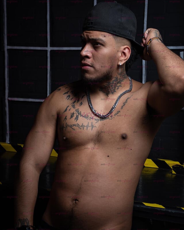 FOTOS DE CHACAL VARONIL, QUE TE VA A SER TU PUTA Y TE VA A COGER COMO NO TIENES IDEA