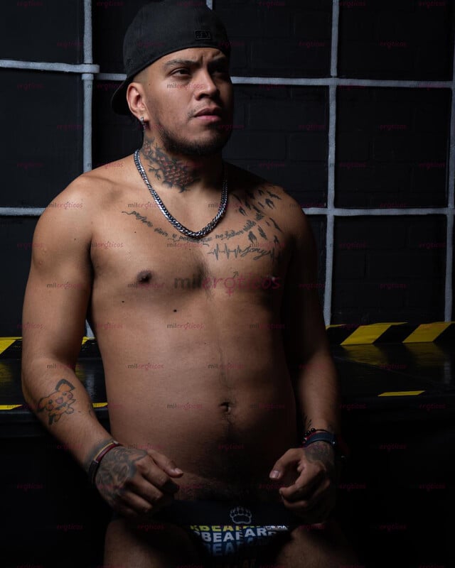 FOTOS DE CHACAL VARONIL, QUE TE VA A SER TU PUTA Y TE VA A COGER COMO NO TIENES IDEA