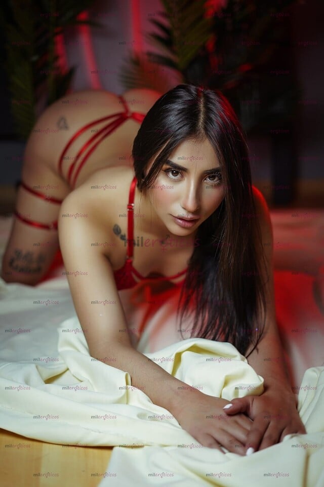FOTOS DE BRENDA ROUSSE , CALIENTE Y SEXY UNIVERSITARIA A DOMICILIO