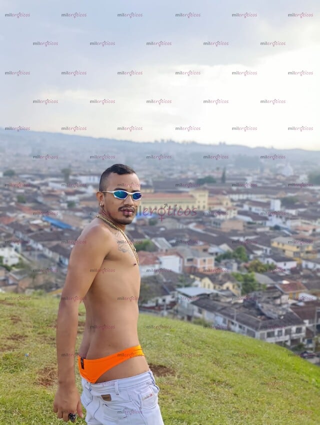 FOTOS DE MORENO VERSATIL CULO RICO VELLUDO VERGA LECHERA DISPUESTO A TODO