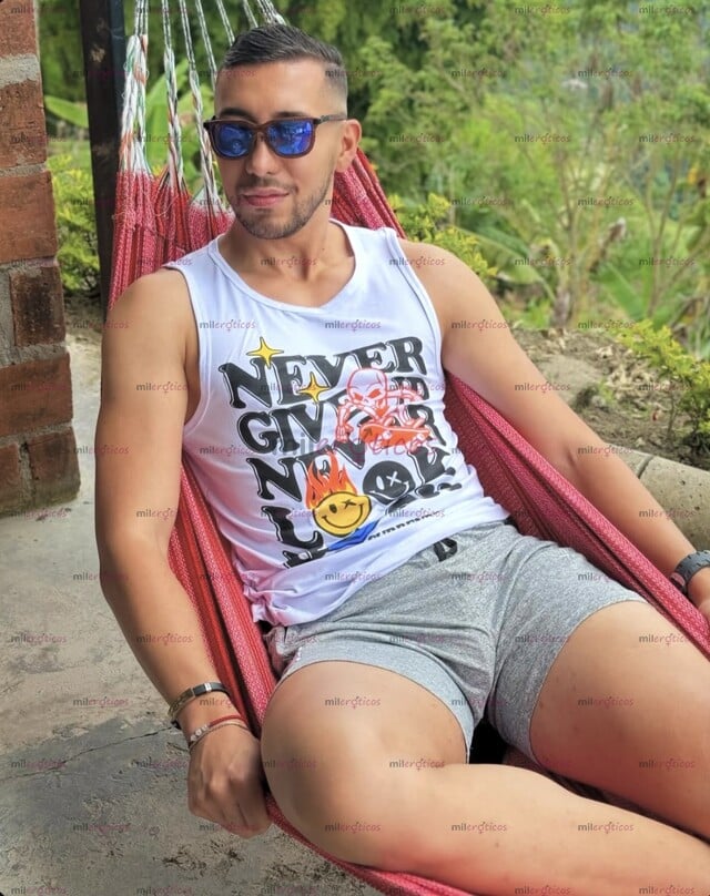 FOTOS DE HOMBRE MASCULINO JOVEN Y DE CUERPO ATLÉTICO CONTÁCTAME