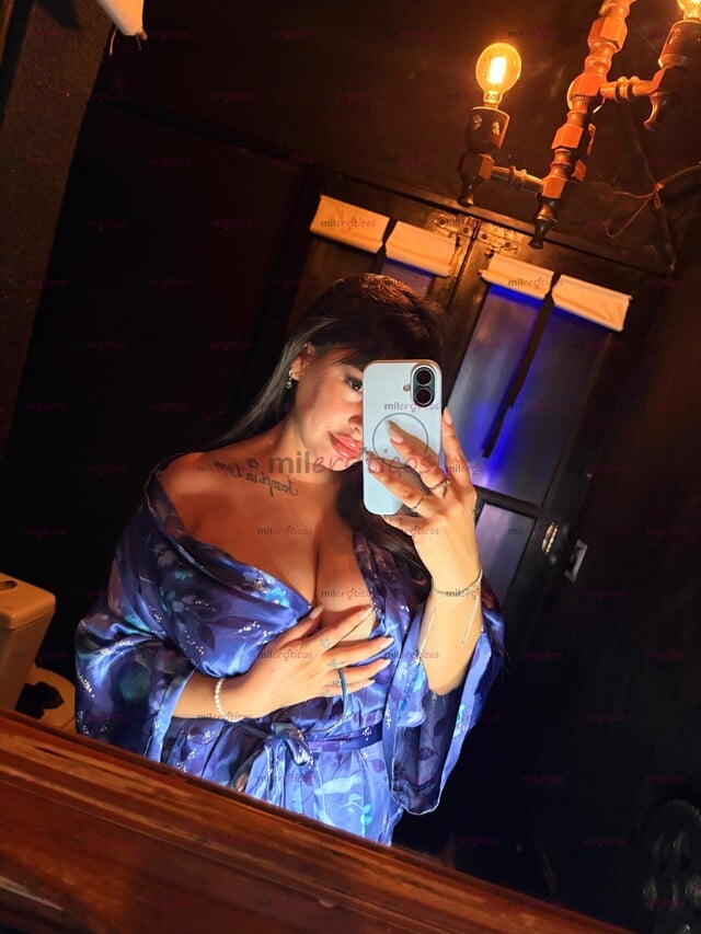 FOTOS DE UNA MILF CALIENTE, JUGAMOS BIEN RICO ? QUIERO VER TODA ESA LECHE QUE TIENES