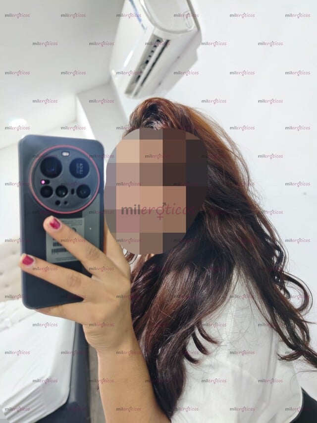 FOTOS DE UNA MORENITA CULONA CON GRAN COÑO BIEN RICO