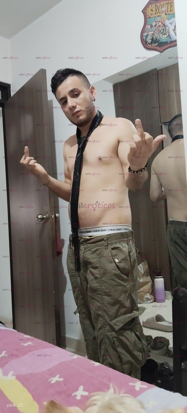 FOTOS DE JOVEN BIEN DOTADO SERVICIO PARA CHICAS UNICA MENTE