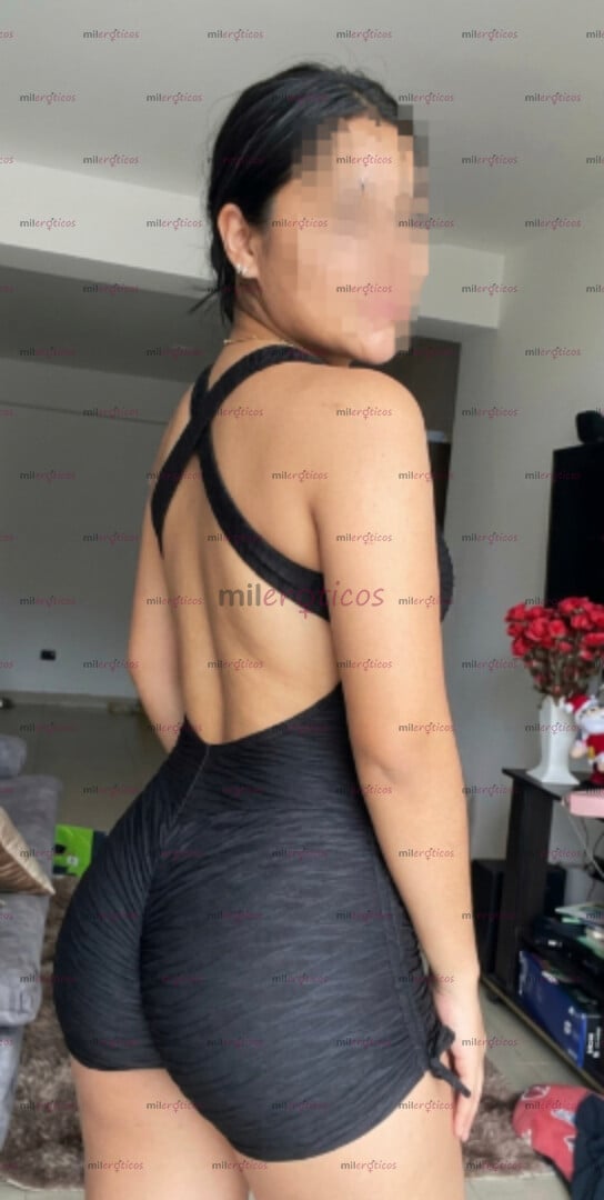 FOTOS DE DESEOSA DE QUE ME RECORRAS COMPLETITA SIN DEJAR UN SOLO RINCON DE MI CUERPO SIN