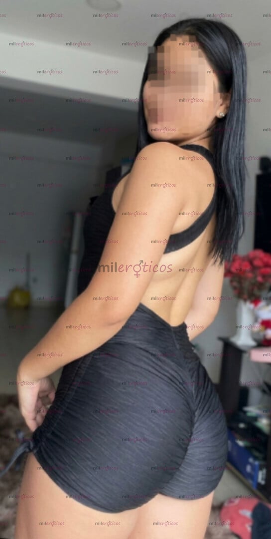 FOTOS DE DESEOSA DE QUE ME RECORRAS COMPLETITA SIN DEJAR UN SOLO RINCON DE MI CUERPO SIN