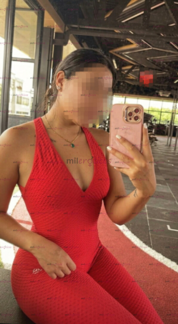 FOTOS DE DESEOSA DE QUE ME RECORRAS COMPLETITA SIN DEJAR UN SOLO RINCON DE MI CUERPO SIN