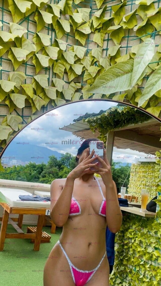 FOTOS DE HELLEN , HERMOSA FLACA CON UNA CARITA HERMOSA Y TETAS DELICIOSAS