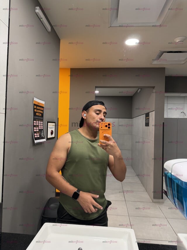 FOTOS DE CHICO ATRACTIVO COMPLACIENTE Y MUY CARIÑOSO