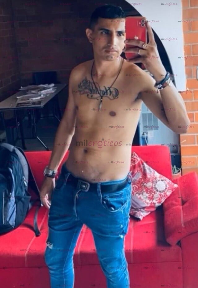 FOTOS DE EROS BOY UN RATO CHIMBA SE PASA ENTRE DOS