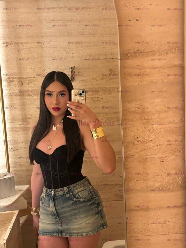 FOTOS DE SOFÍA, NIÑA PUTITA LISTA PARA QUE LA COJAN SÚPER COMPLACIENTE Y NATURAL