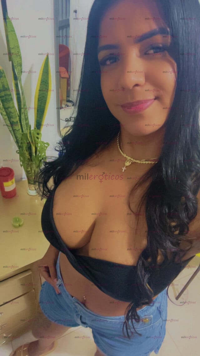 FOTOS DE ARRECHA FOGOSA MORENA CON GANAS DE BUEN SEXO FUERTE Y RICO PAPASITO