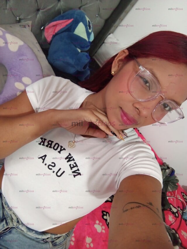 FOTOS DE VALEN HERMOSA SENSUAL Y JUGUETONA UNA DIOSA EN LA CAMA LLEGANDO A CALI MIS BEBES