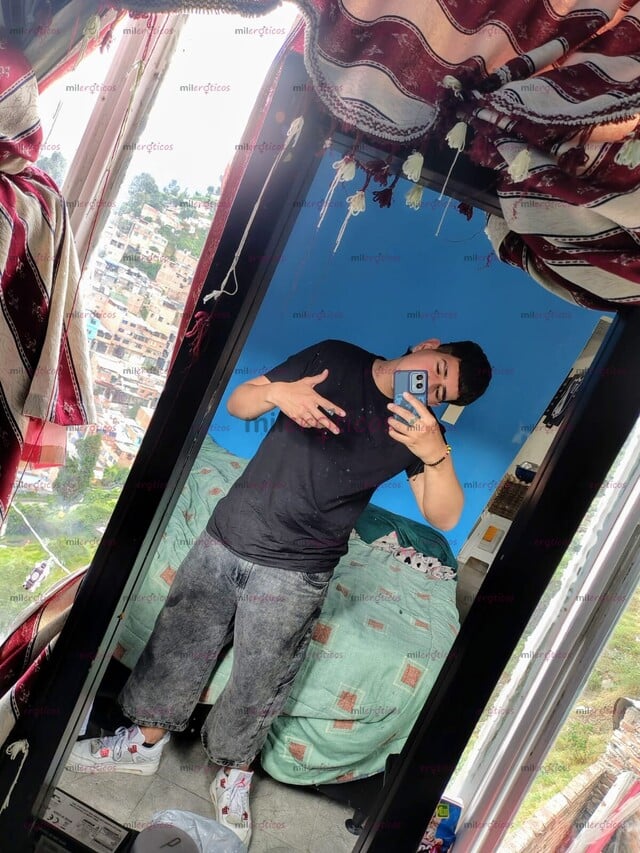 FOTOS DE EDWIN JOVEN SEXY LLENO DE DESEO Y MUCHA LUJURIA, MASCULINO EN BOGOTÁ 18 AÑOS