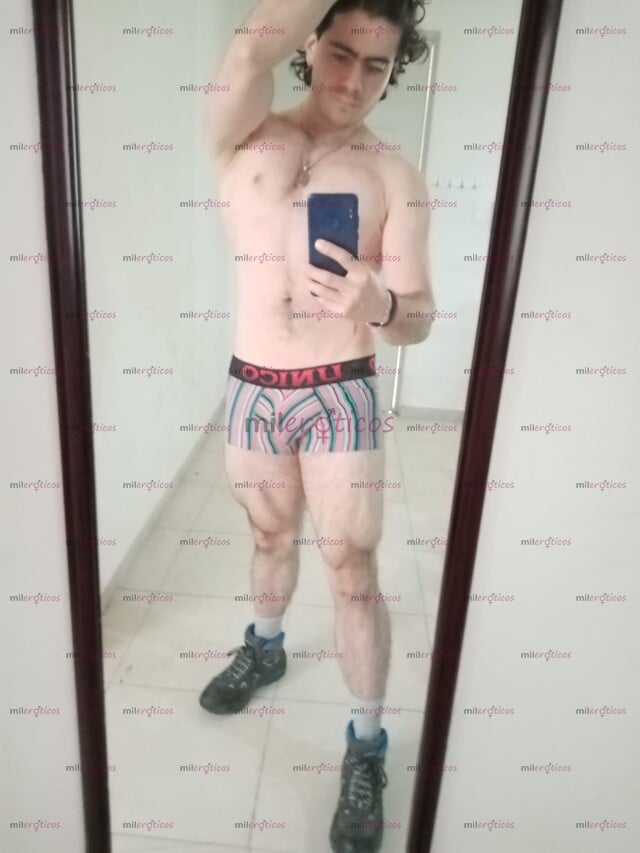 FOTOS DE GIGOLO A DAMAS CONTACTO 9993519275 WHATSAP DISPONIBLE ....