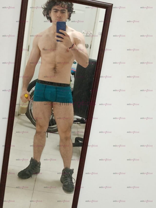 FOTOS DE GIGOLO A DAMAS CONTACTO 9993519275 WHATSAP DISPONIBLE ....