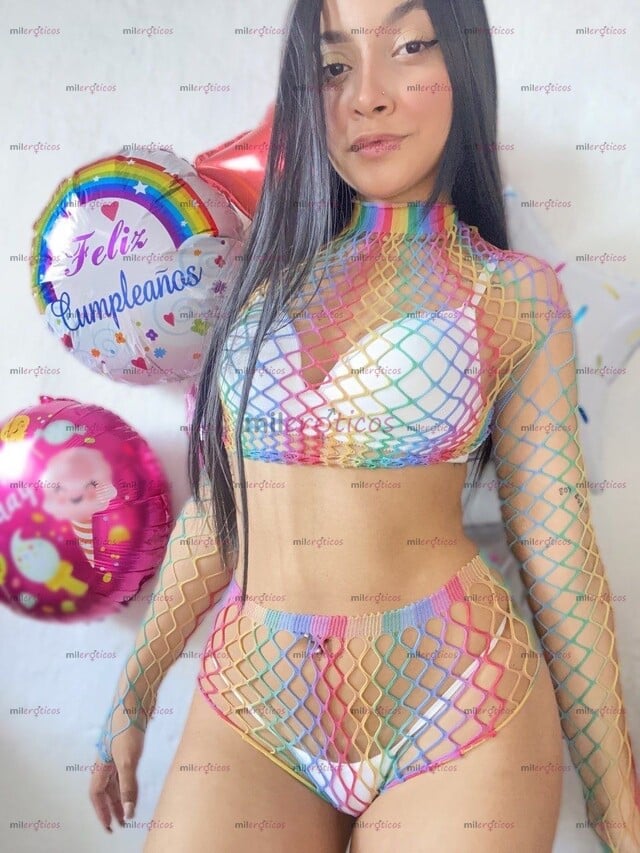 FOTOS DE HERMOSA MUJER ENCANTADORA CON CURVAS SEXY Y MORBOSA