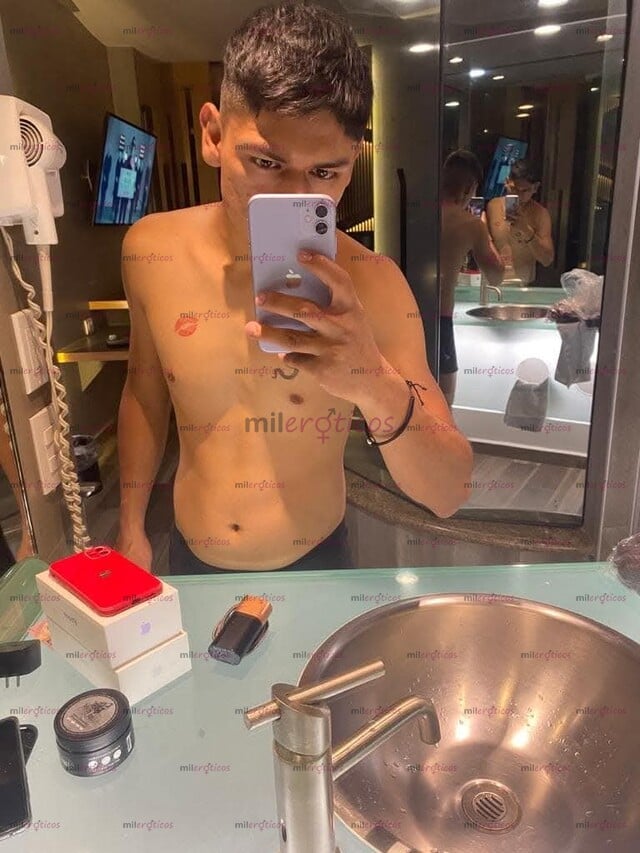 FOTOS DE HOMBRE JOVEN RICO Y SEXY NUEVO EN EL AMBIENTE LISTO PARA COGER CONTIGO