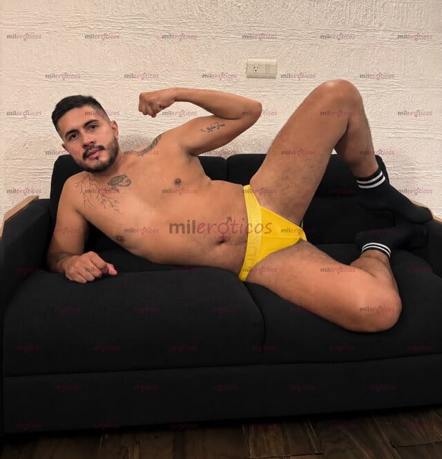 FOTOS DE EXPERTO EN BATOS CASADOS Y HETEROS CURIOSOS, DISFRUTA DE MIS BESOS Y MIS NALGAS.