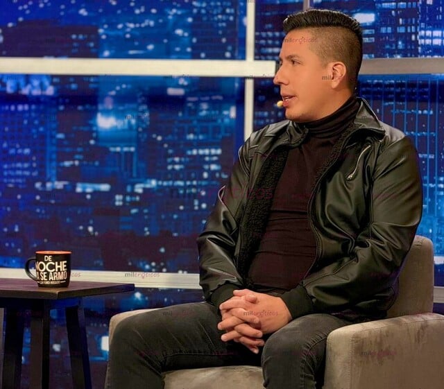 FOTOS DE SERVICIO EXCLUSIVO DE COMPAÑIA GIGOLO PROFESIONAL COMO LO VISTE EN TELEVISION