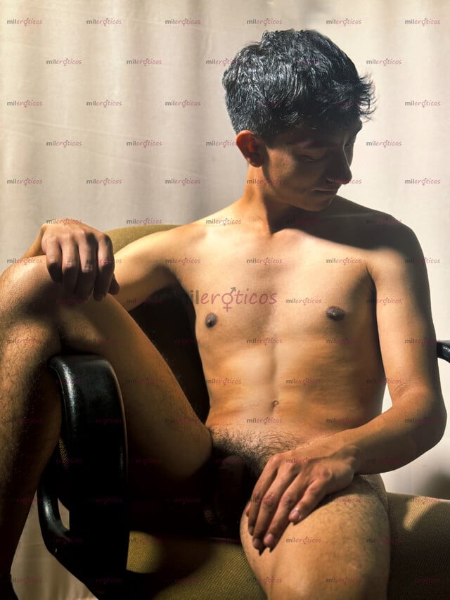 FOTOS DE CHAVITO TWINK CARA DE JOVENCITO Y VERGÓN. SERVICIO HIGIENICO, SEGURO
