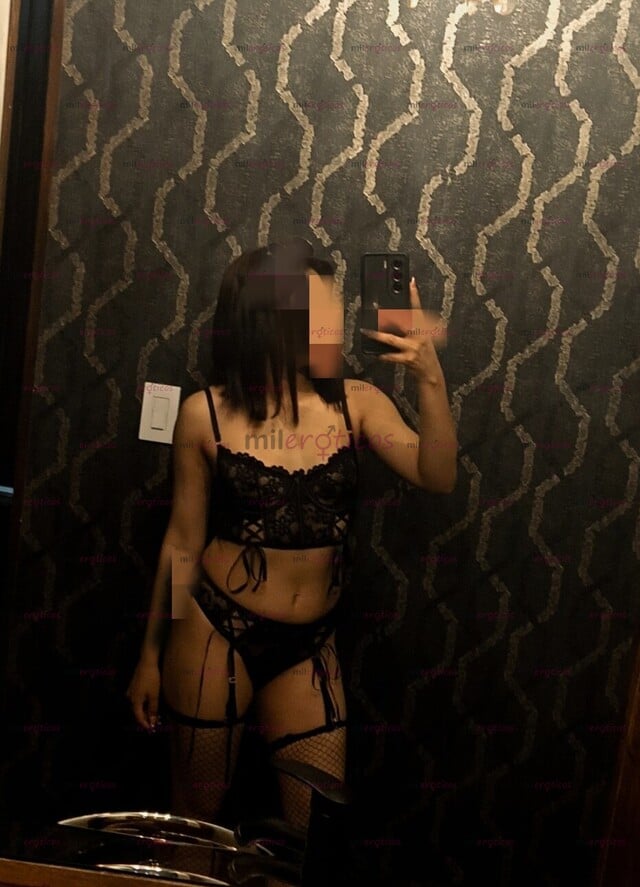 FOTOS DE HOLA SOY UNA CHICA DELGADA CHAPARRITA TETAS PEQUEÑAS Y COÑO APRETADO