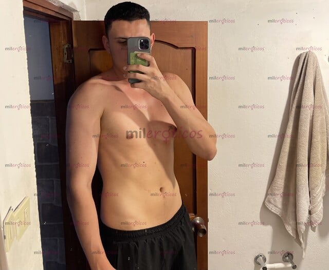 FOTOS DE PAISA VARONIL VERSÁTIL ALTO 1.95 DE ESTATURA SERIO MORBOSO CARIÑOSO Y ASEADO