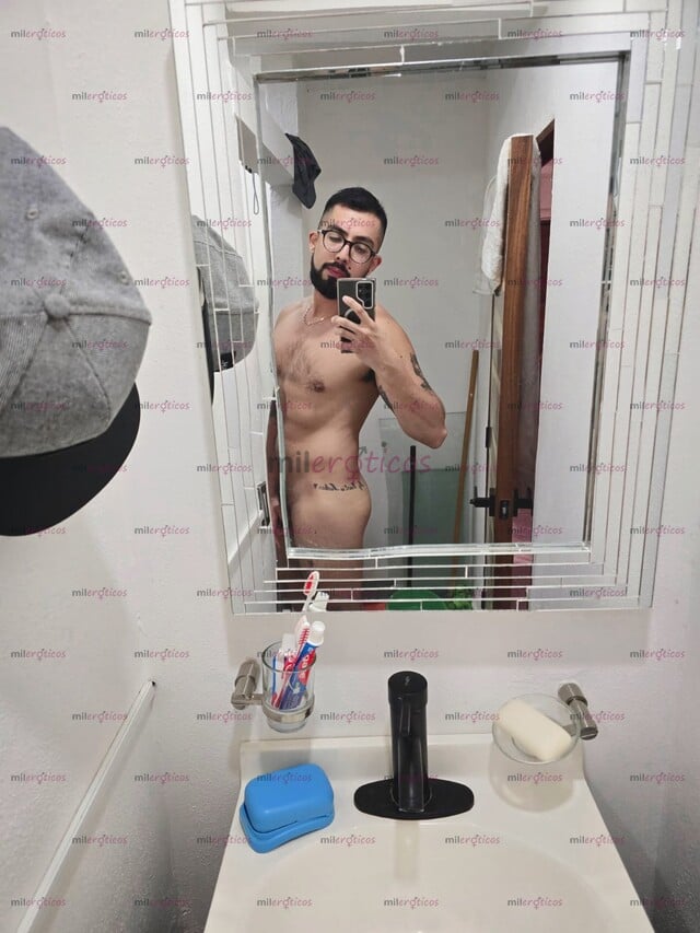 FOTOS DE MACHO MASAJISTA VARONIL ACTIVO 100 % REAL.