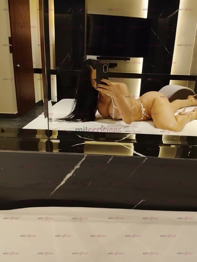 FOTOS DE NUEVA DIVA CON LUGAR . CARA DE ÁNGEL CUERPO DE INFARTO .