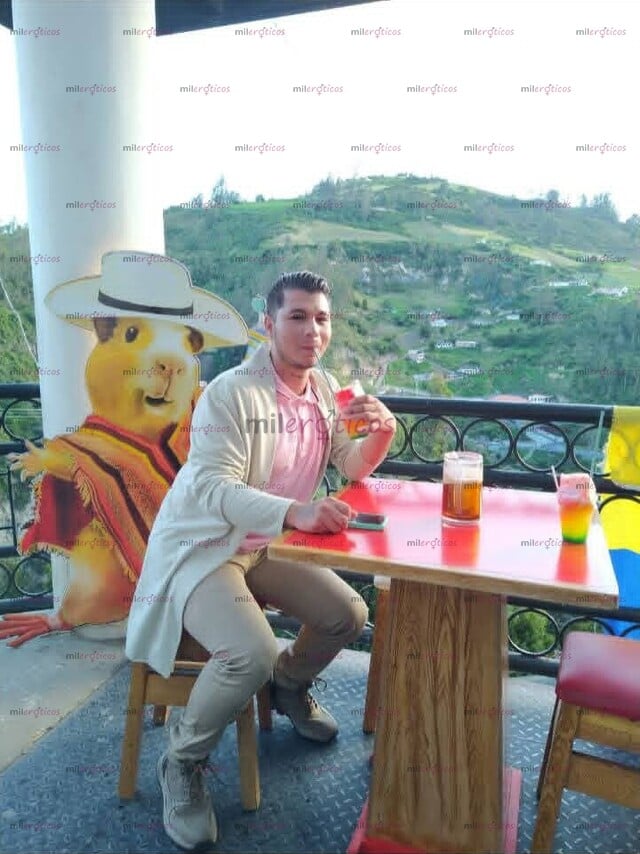 FOTOS DE GAY VERSATIL 26AÑOS.............................................................