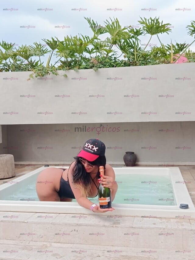 FOTOS DE MUÑEKOTA DE CHOCOLATE DE 169 DE ESTATURA MODELO MAMAZOTA25AÑOS REYNA DEL ANAL