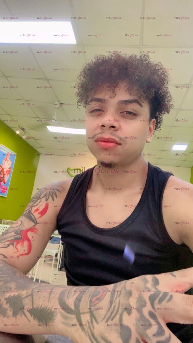 FOTOS DE CHICO JOVEN APUESTO Y DIVERTIDO LISTO PARA COMPLACERTE