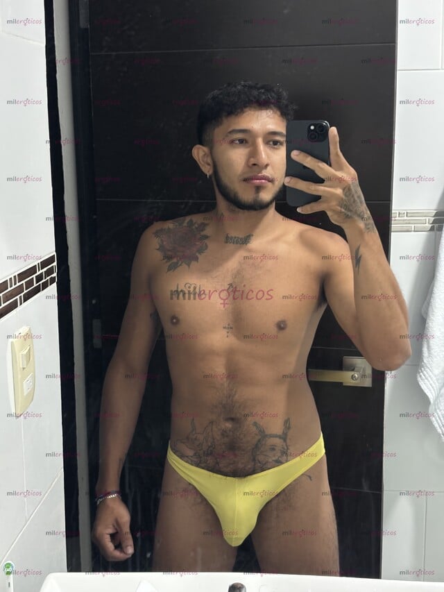 FOTOS DE JOVEN MORENO GUAPO Y VERGON LISTO PARA DARTE TU RATO DE SATISFACCIÓN