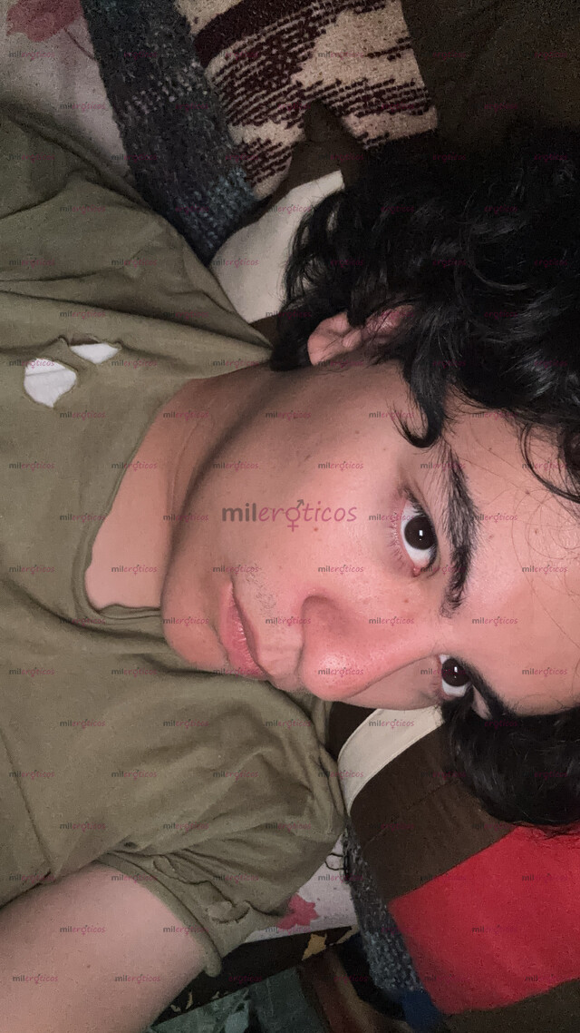 FOTOS DE HOLA, HÁBLAME PARA PASAR UN BUEN RATO, LOUIS.