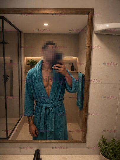 FOTOS DE JOVEN ATLÉTICO CON PENE DE 24 CM ADICTO ALA LUJURIA