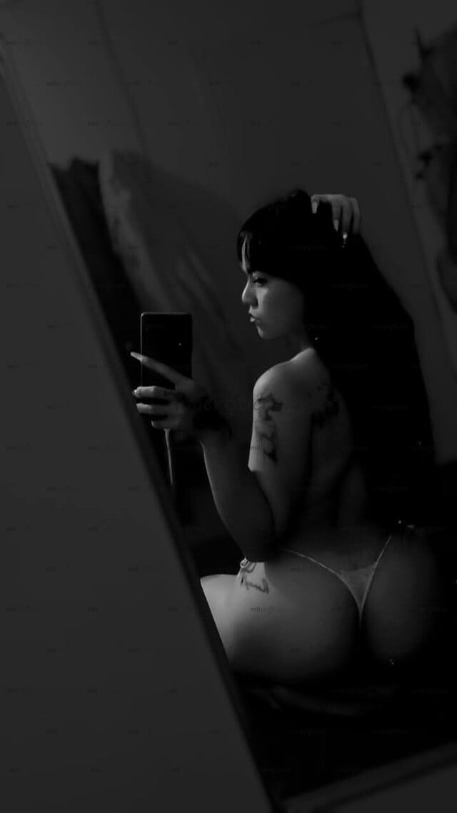 FOTOS DE PAISA JOVEN DE CARITA ANGELICAL ADICTA A LA VERGA Y ÉL SEXO DURO CON VAGINA ROSA