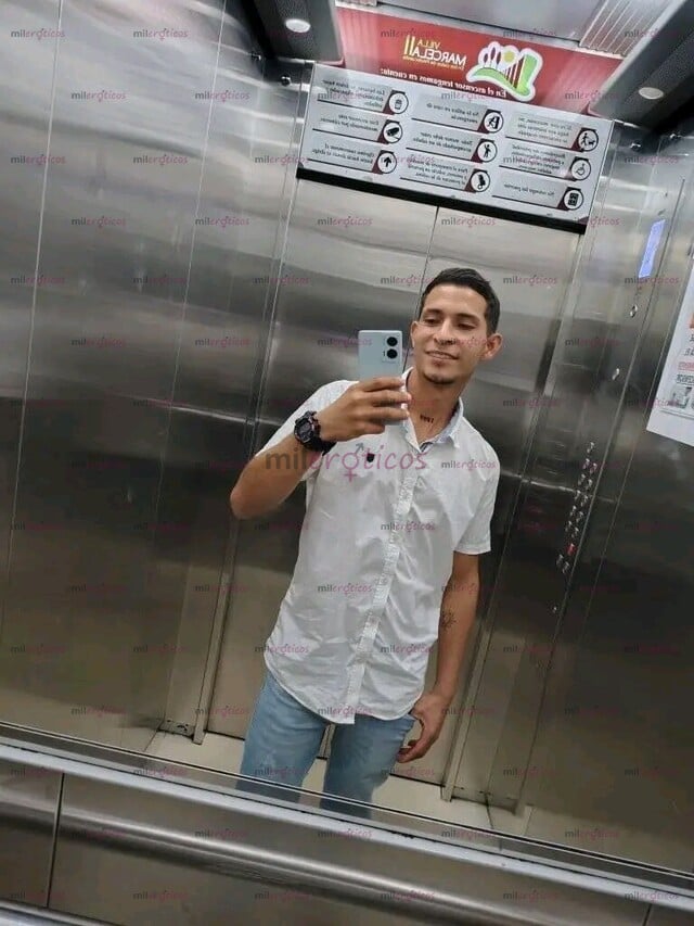 FOTOS DE HOLA. HOMBRE DESCOMPLICADO DISPUESTO A CUMPLIR TUS FANTASIAS