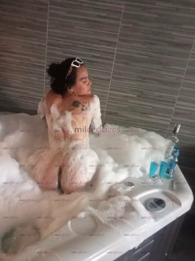 FOTOS DE CULONA CHIQUITA AMANTE A LA VERGA Y EL ANAL CON GANAS DE SACARTE ESA LECHE