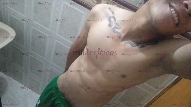 FOTOS DE JOVEN TATUADO CON VERGA GRUESA DISPUESTO A SACIAR TODOS TUS FETICHES SINLÍMITES