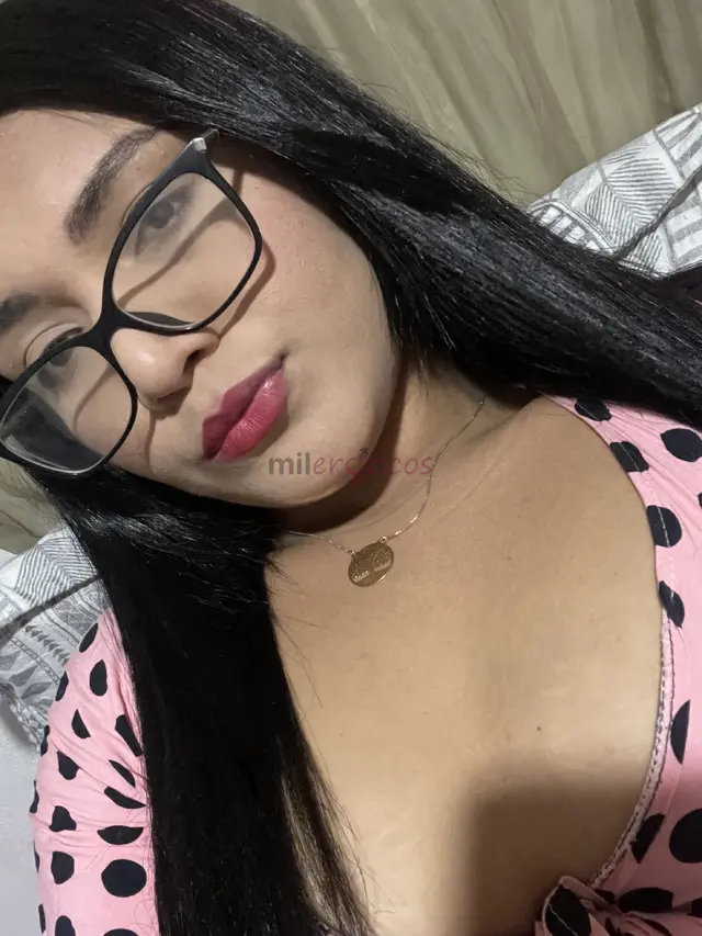 Ola meu amores mim paula venha fazer chamada de vdieo gostosa comigo eu peladinha mim masturbando coloco no cuzinho tambem 50 reais 15 minutos bb vend...