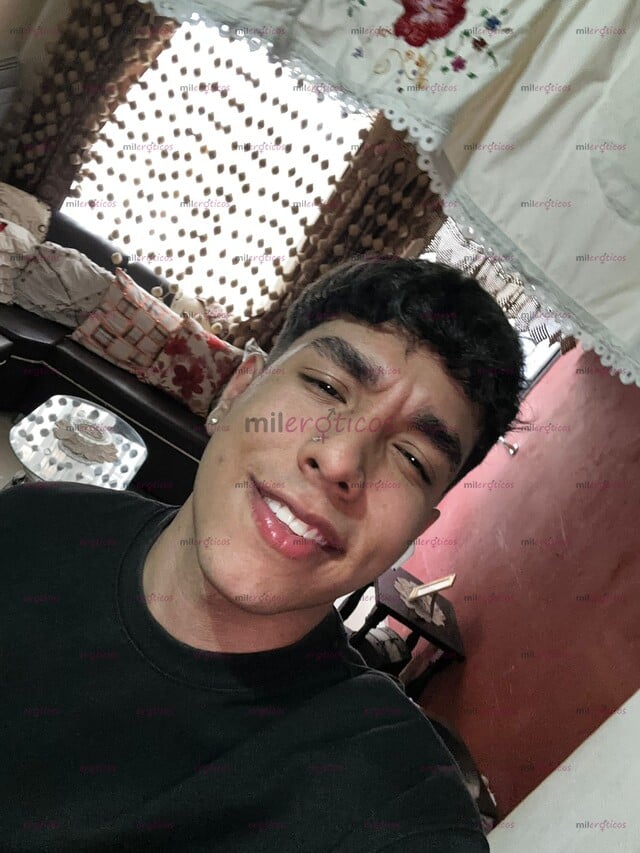 FOTOS DE HOMBRE ARRECHO CON GANAS DE LLENARTE DE LECHE