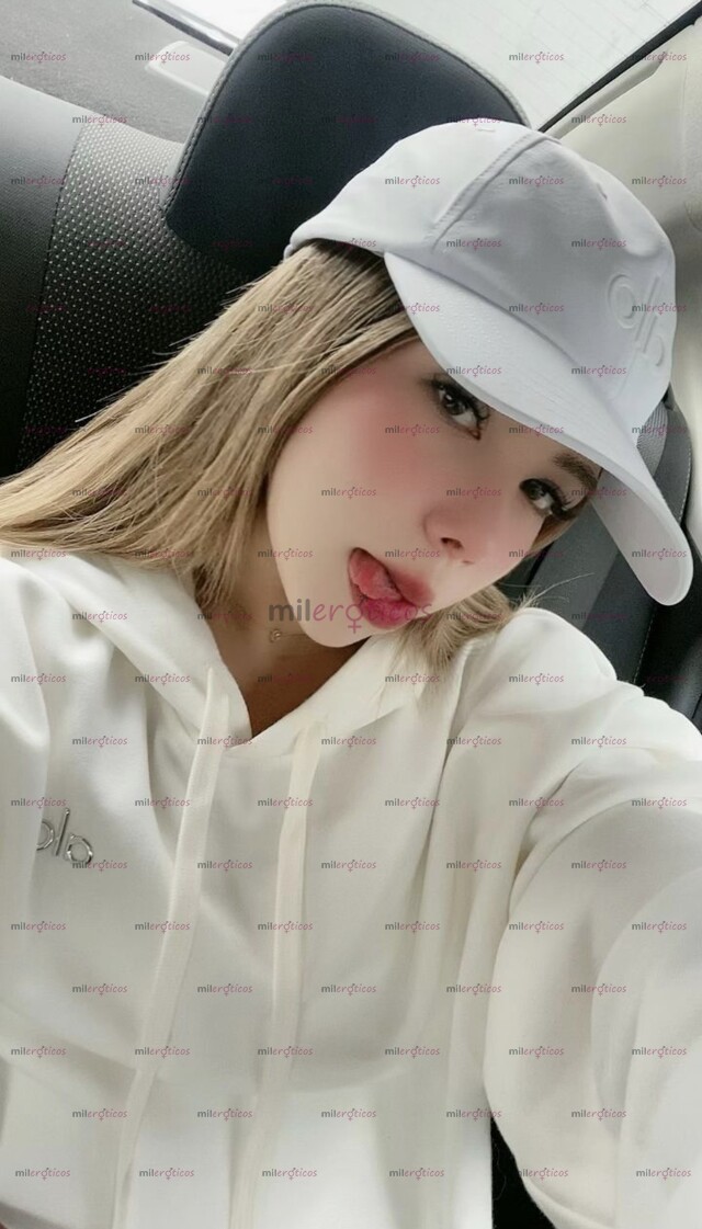 FOTOS DE MÍA SPEAK ENGLISH, NALGONA TODA ROSITA Y PIEL BLANCA Y OLOR A FRESITA